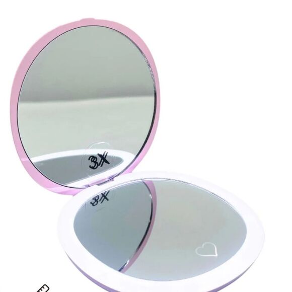 Impressions X Care Bears Carousel Ride LED Compact Mirror - Picture 3 of 8